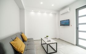 Kiani Apts